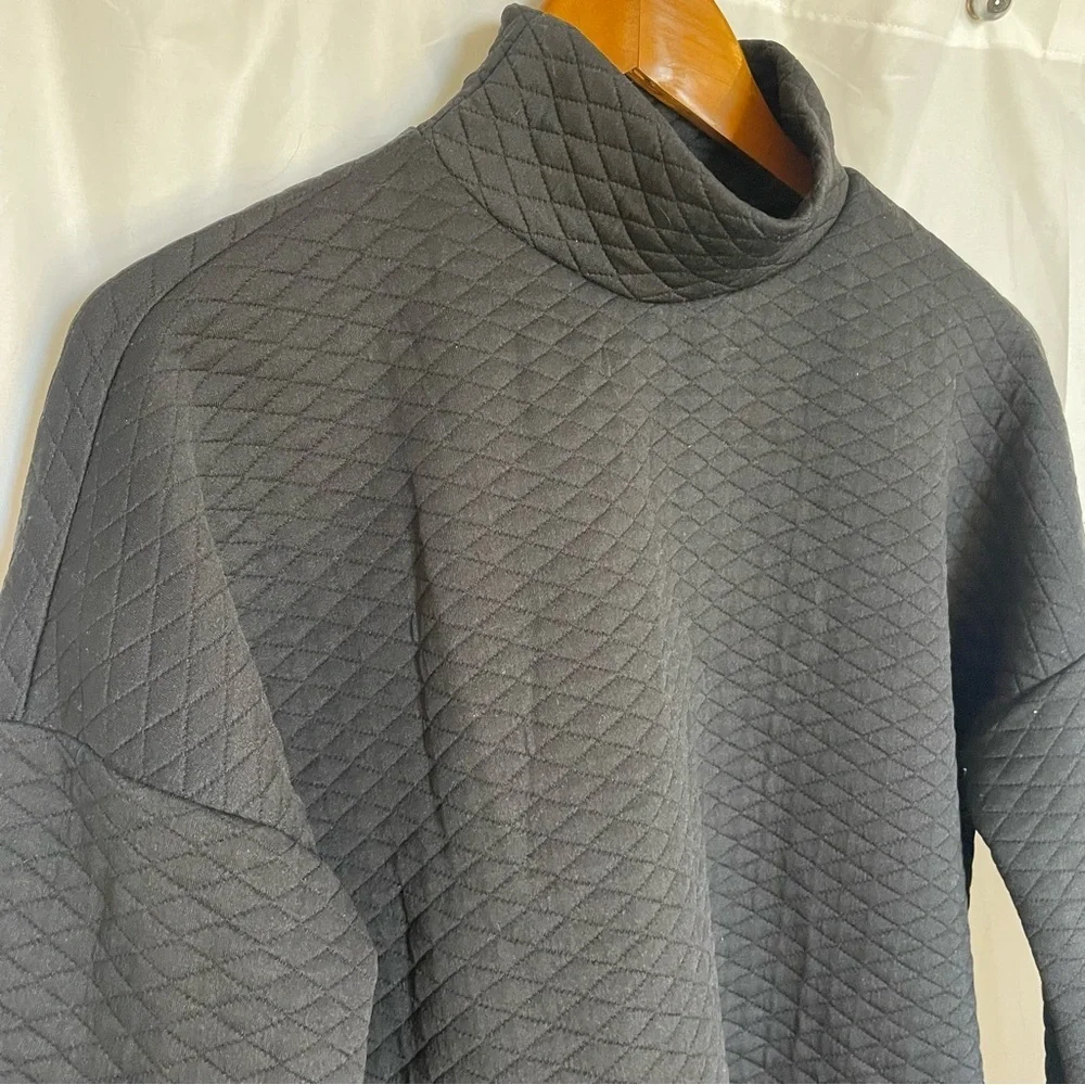 DAILY THREAD Women’s Black Wide Sleeve Quilted Sweatshirt Turtleneck Size Small - Picture 10 of 14